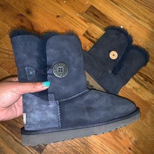 medium navy ugg boot